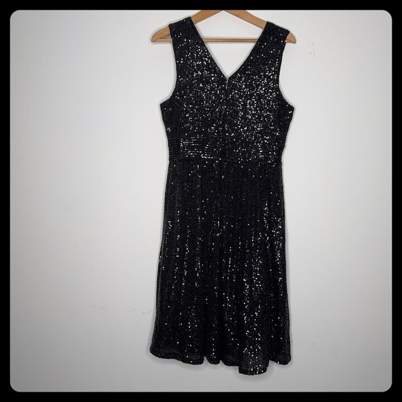 Draper James RSVP Dresses & Skirts - Draper James RSVP Black Sequin V-Neck Fit and Flare Cocktail Dress Womens 10